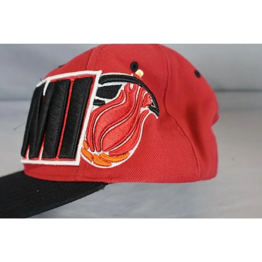 Vintage Miami Heat Snapback Hat 90s NBA Mitchell & Ness Red Black Cap Basketball